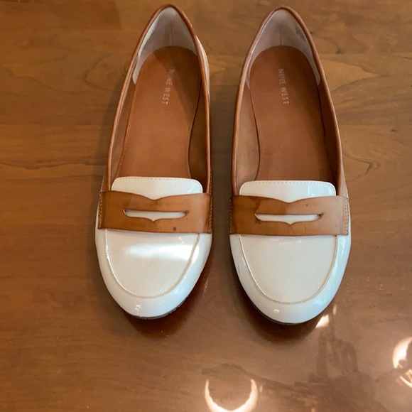 Nine West Shoes - Nine West white and tan loafers. Size 9.